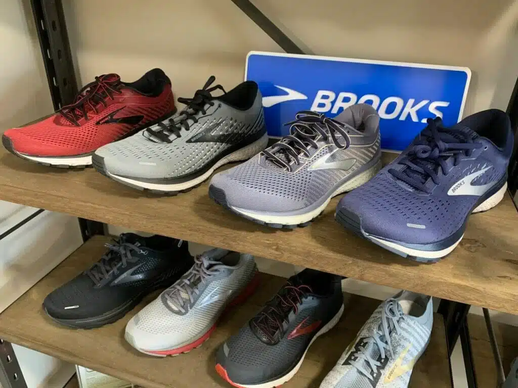 Brooks Ghost running shoe featuring soft DNA LOFT cushioning and segmented crash pad for smooth transitions.